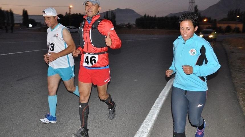 8. Elbistan-afşin-ekin&ouml;z&uuml; Ultra Maratonu Start Aldı