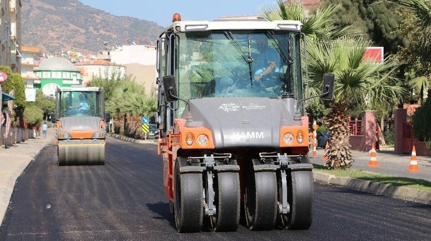 B&uuml;y&uuml;kşehirden Efeler&rsquo;de Sıcak Asfalt Seferberliği