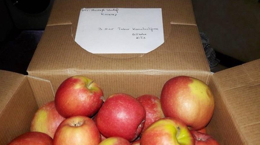 Askerlere &lsquo;kızıl Elma&rsquo; G&ouml;nderdi