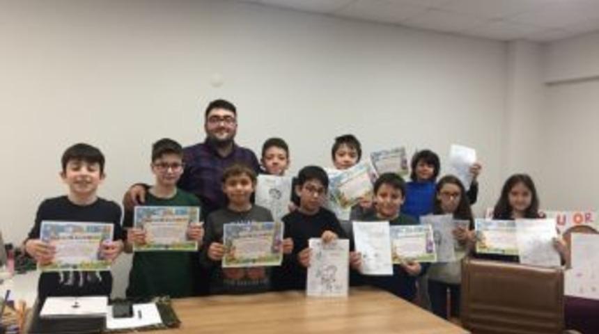 Serdivan &Ccedil;ocuk Akademisi&rsquo;nde Karikat&uuml;r&rsquo;&uuml;n İncelikleri &Ouml;ğretiliyor