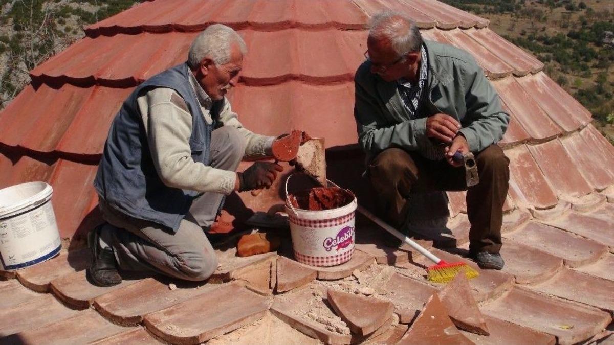 Osman Gazi&rsquo;nin Eşinin Kabrinin Bulunduğu T&uuml;rbede Tadilat Başladı