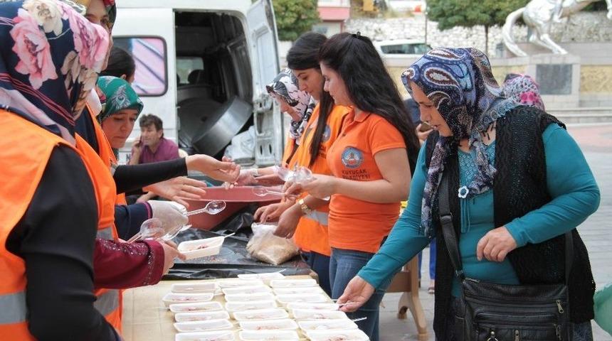 Kuyucak Aşureye Doydu