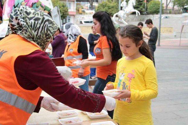 Kuyucak Aşureye Doydu