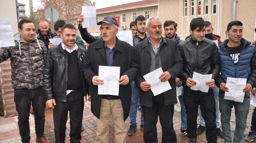 G&ouml;n&uuml;ll&uuml; Asker Olmak İ&ccedil;in Askerlik Şubesine Koştular