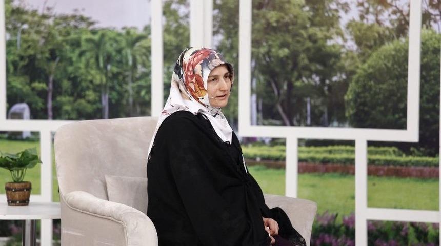 Esra Erol, Acılı Annenin Yeni Doğan Bebeğine &lsquo;yıldız Hilal&rsquo; İsmini Verdi