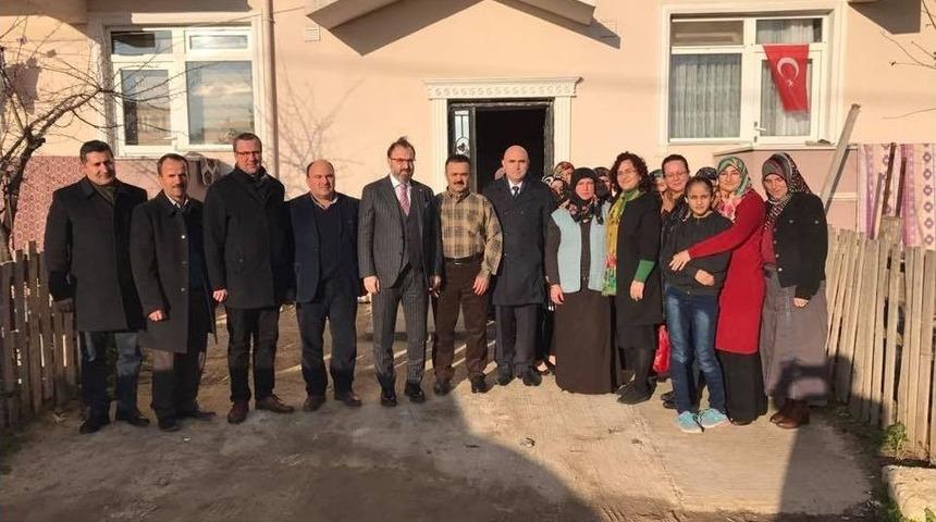 Ak Partili Yel&rsquo;den T&uuml;rkiye&rsquo;nin Konuştuğu Askerin Ailesine Ziyaret