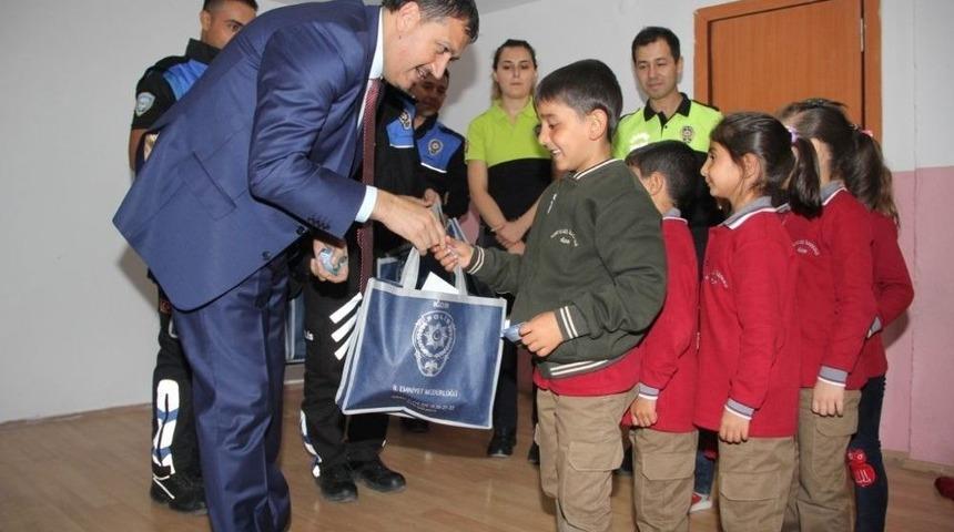 &Ouml;ğrenciler Trafik Kurallarını &Ouml;ğrendi