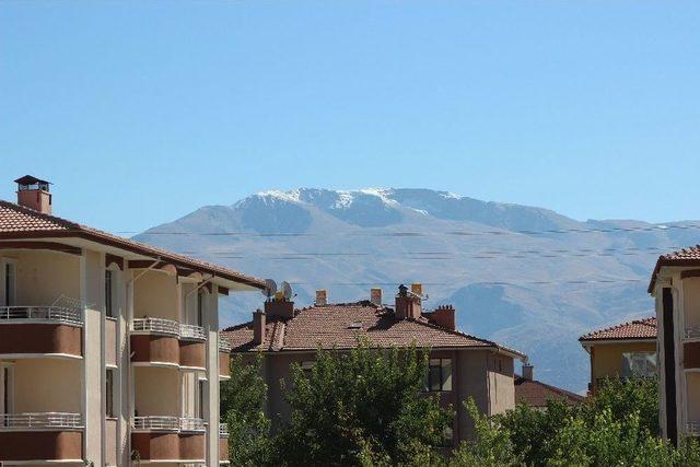 Erzincan’ın Yüksek Kesimleri Karla Kaplandı