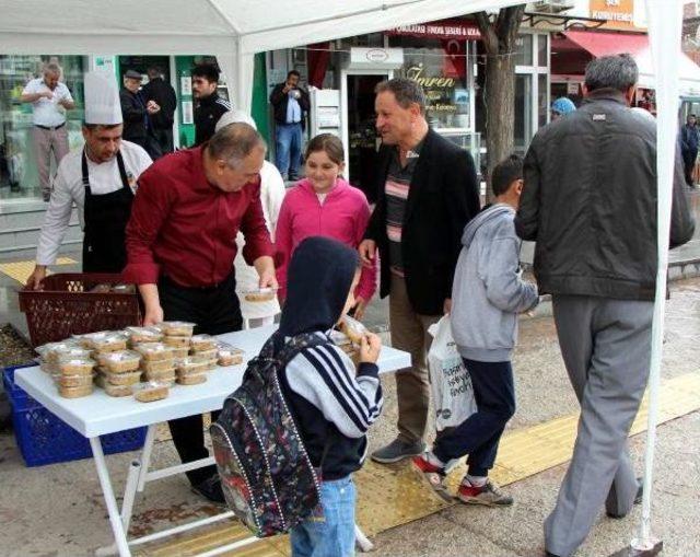 Bolu Belediyesi 5 Bin Kişiye Aşure Dağıttı