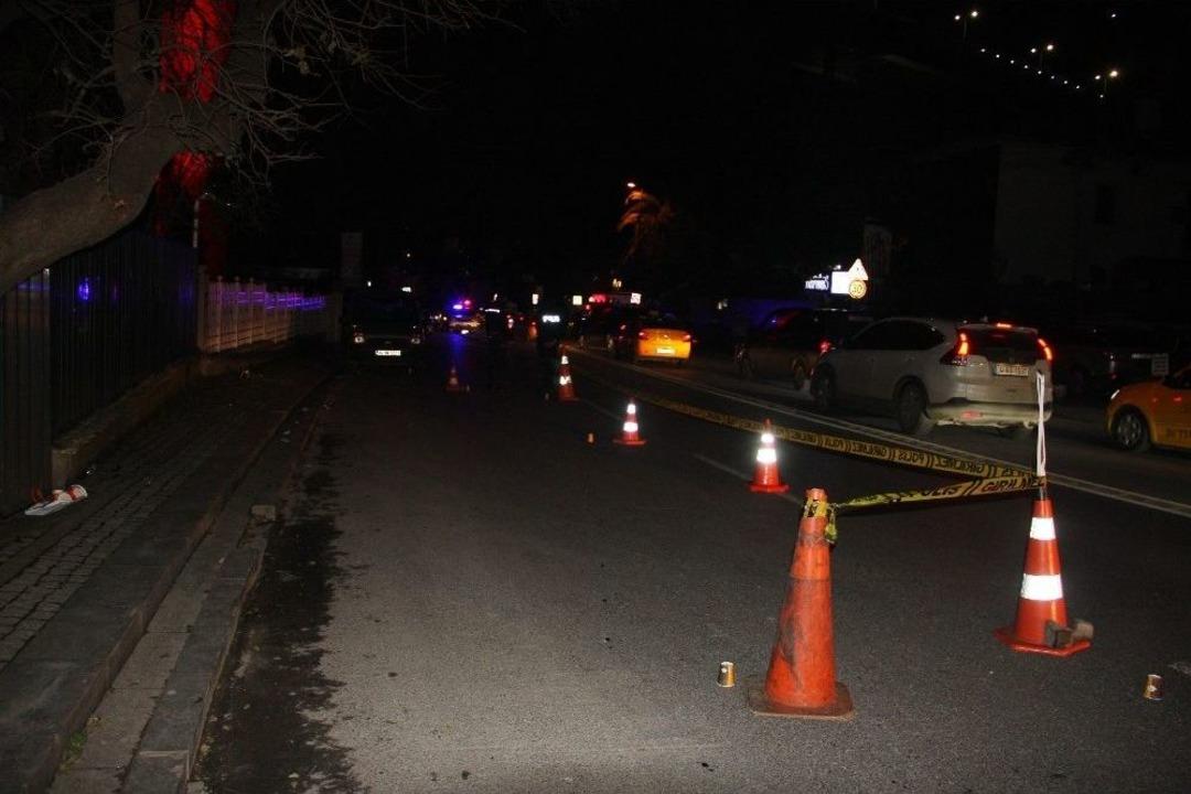 Ortak&ouml;y&rsquo;de Gece Kul&uuml;b&uuml;ne Silahlı Saldırı: 1&rsquo;i Ağır 3 Yaralı