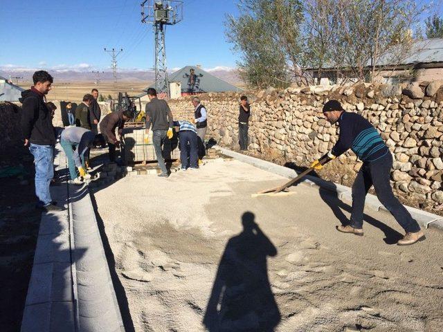 Aşağı &Ccedil;anak Mahallesinin Yolu Bord&uuml;rl&uuml; Kilitli Taşa Kavuşuyor 1