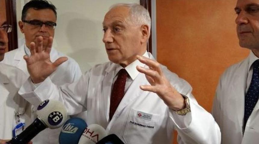 Prof Dr. Haberal: B&ouml;brek Hastasının Hayatı Ameliyat Masasında Değişiyor