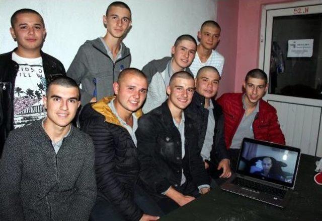 12 Liseli, Lösemi Hastası Arkadaşlarına Moral Için Saçlarını Kazıttı 2