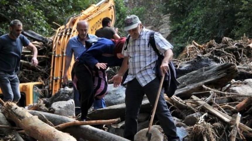 Rize'de Sel Ve Heyelanın Ardından 3 G&uuml;n Sonra Ulaşılan K&ouml;y Yerle Bir Olmuş