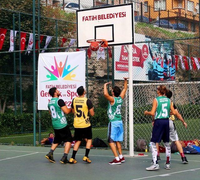 Fatih’te Sokak Basketbolu Heyecanı