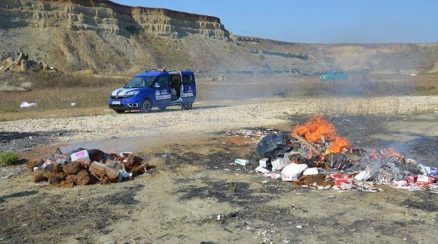 Silivri&rsquo;de Ka&ccedil;ak Sigaralar Yakılarak İmha Edildi