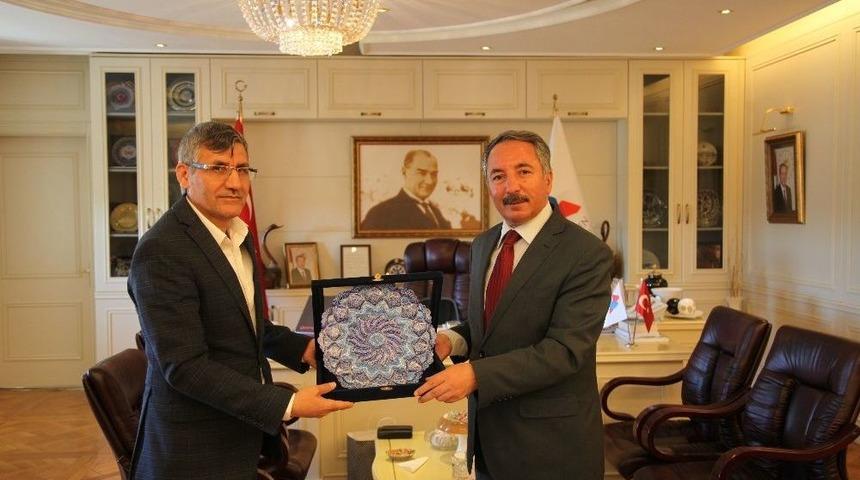 İran Erzurum Kültür Ataşesi Didban Rektör Karabulut’u Ziyaret Etti