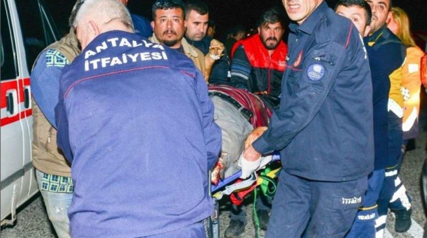 Antalya&rsquo;da Feci Kazada &Ouml;l&uuml; Sayısı 2&rsquo;ye Y&uuml;kseldi