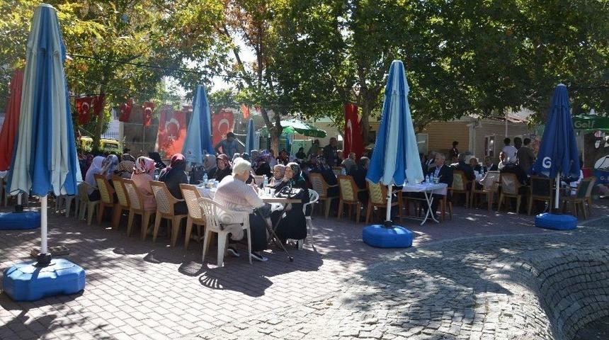 Kerbela Şehitlerini Andılar