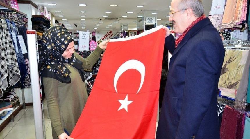 Zeytin Dalı’na Balıkesir’den Bayraklı Destek