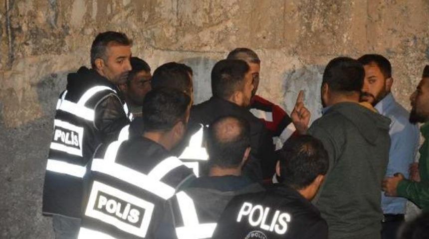 Latif Doğan Konserinde Arbede: 2 G&ouml;zaltı