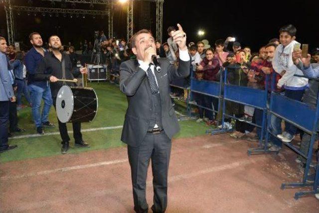 Latif Doğan Konserinde Arbede: 2 Gözaltı