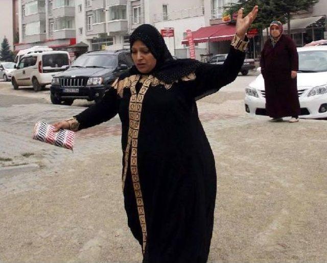 Pencere Pervazında Mahsur Kalan &Ccedil;ocuk Kurtarıldı 3