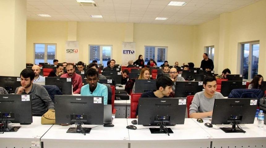 Erciyes Teknopark&rsquo;ta Lab Erciyes M&uuml;hendis &Ccedil;ırak Akademisi Başlıyor