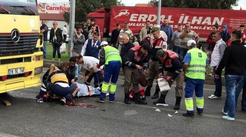 Kamyon Kadının &Uuml;st&uuml;nden Ge&ccedil;ti