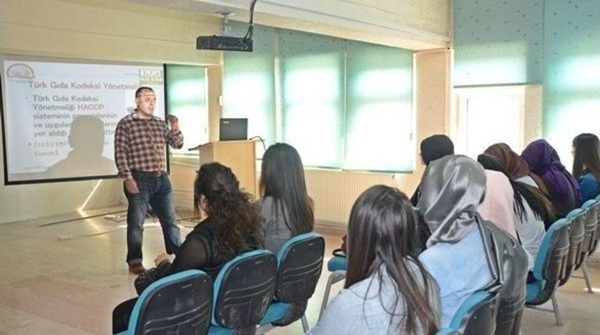 Stajyer &Ouml;ğrencilere Eğitim Verildi