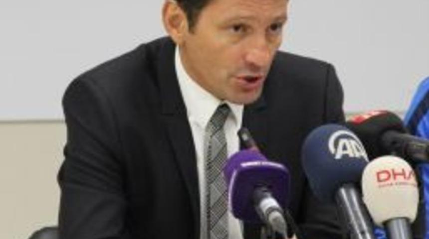 Leandro İlk Ma&ccedil;ında H&uuml;srana Uğradı