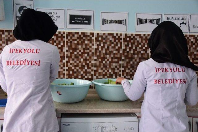 İpekyolu Belediyesinden Aşçılık Kursu