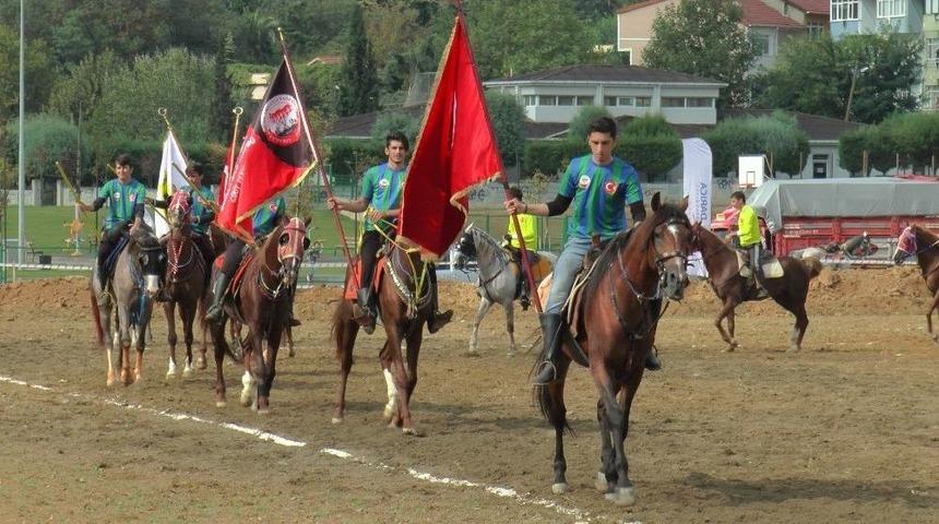 Atlı Cirit Ş&ouml;leni&rsquo;nde Sporcular Kıyasıya M&uuml;cadele Etti