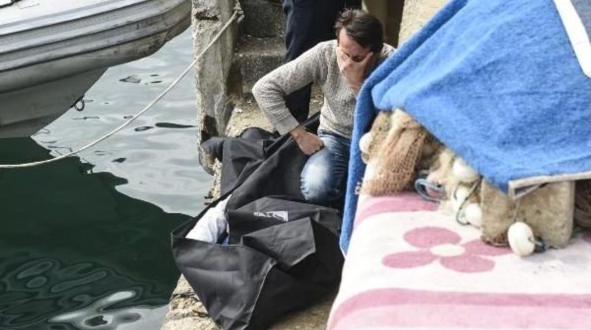 Denize Düşen Genç Boğuldu,muhtar Isyan Etti "buradan 19 Kişi Düşüp Boğuldu"