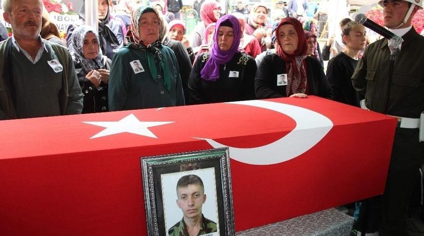 İki Kardeş 5 Ay Arayla Kalp Krizinden Öldü