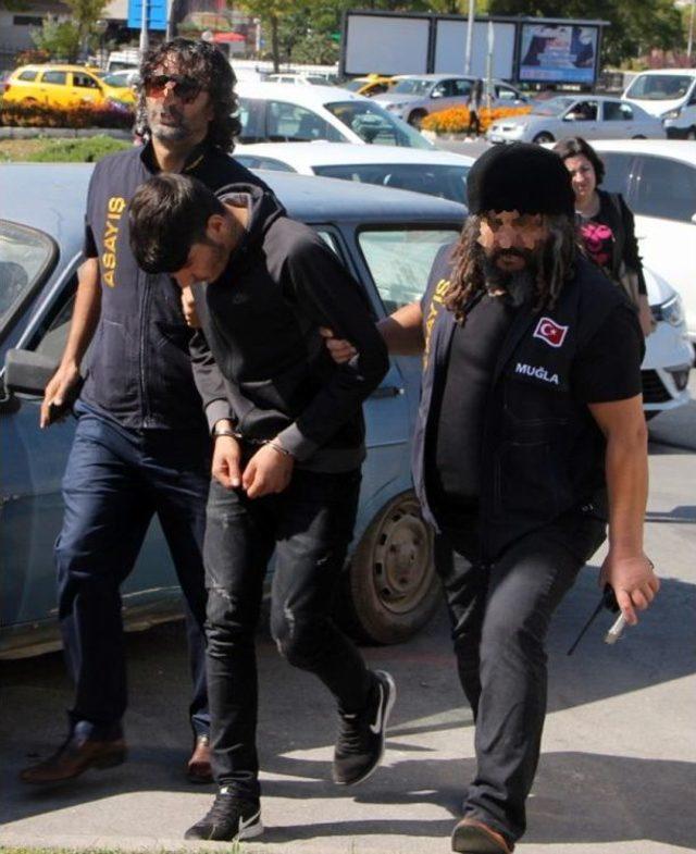 Dolandırıcılar Tutuklandı 1