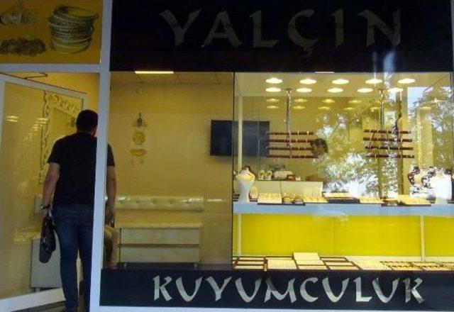 Soyguncu, Kuyumcunun Liseden Arkadaşı Çıktı