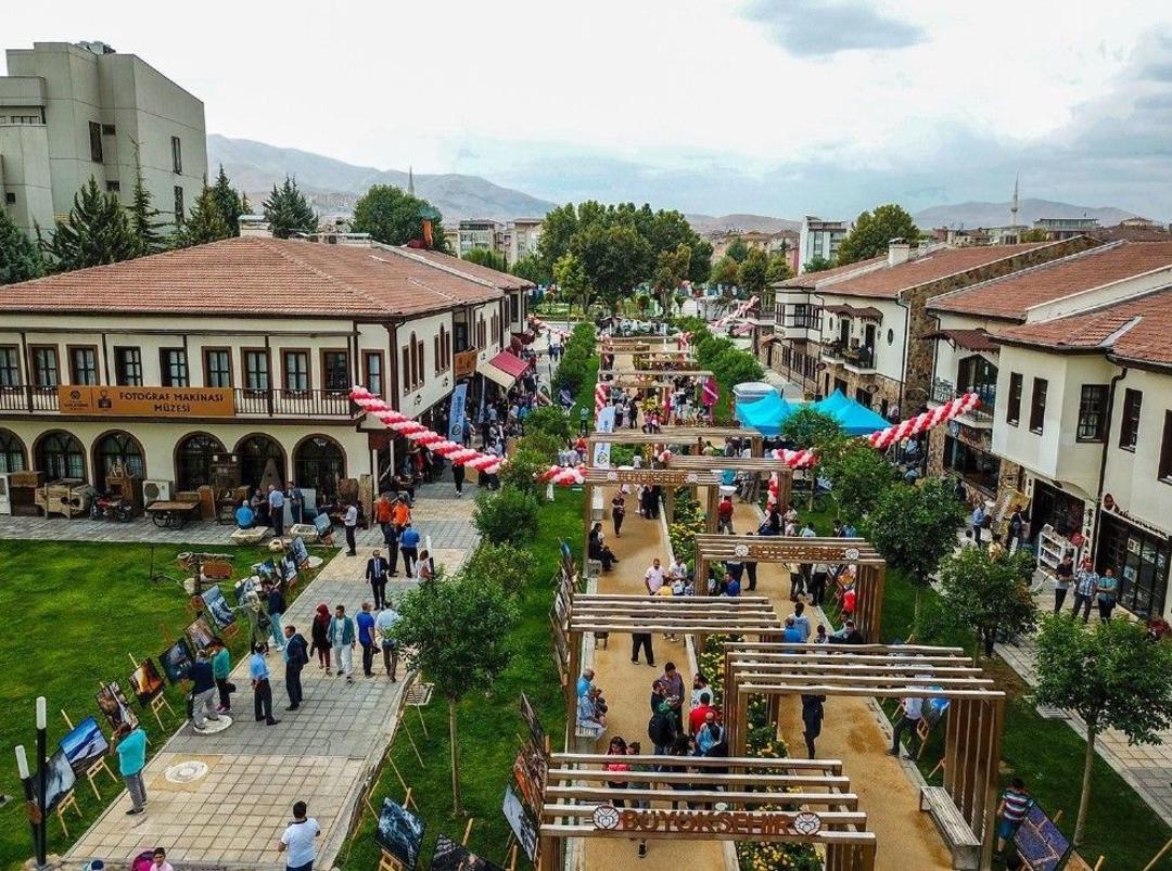 T&uuml;rkiye&rsquo;nin En B&uuml;y&uuml;k Fotoğraf Makinesi M&uuml;zesi A&ccedil;ıldı