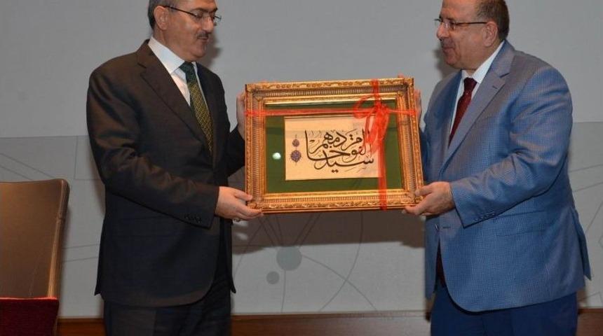 G&uuml;zel Sanatlar Fak&uuml;ltesinden Bir Yılda 766 Sergi, &Ccedil;alıştay Ve Sempozyum