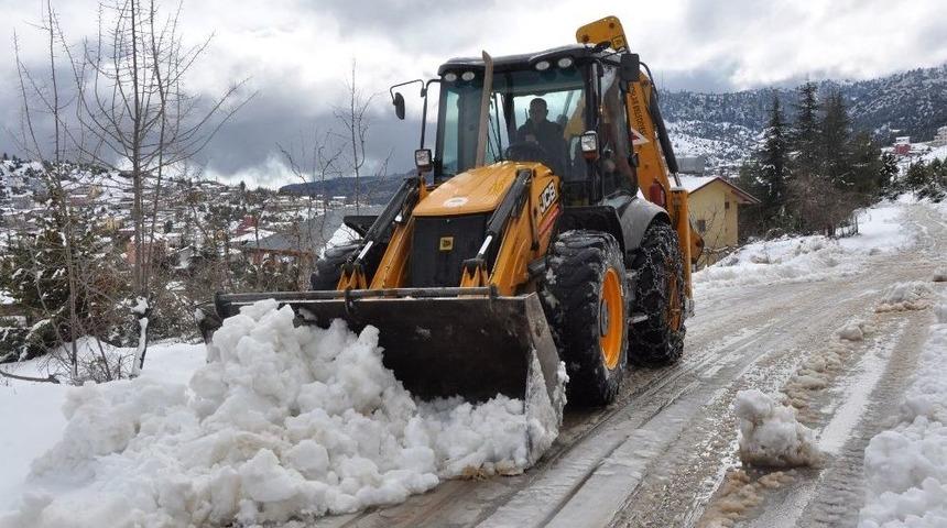 Toroslar&rsquo;da Karla M&uuml;cadele &Ccedil;alışması