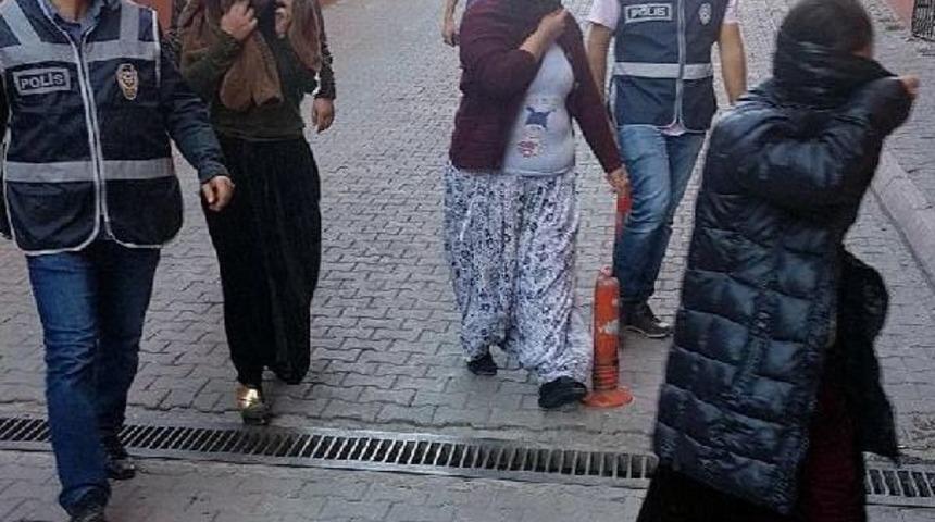 3 Kadın Altın Hırsızlığından Yakalandı