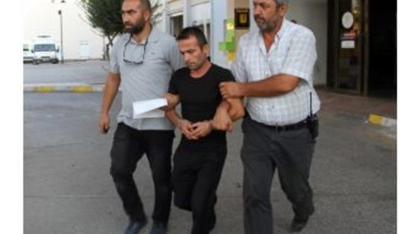 Eşinin Yanındaki Şahsı Bı&ccedil;aklayan Zanlı Tutuklandı