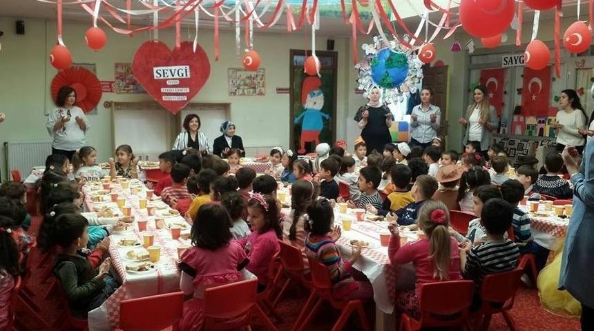 Anaokulu &Ouml;ğrencilerine Aşure Etkinliği