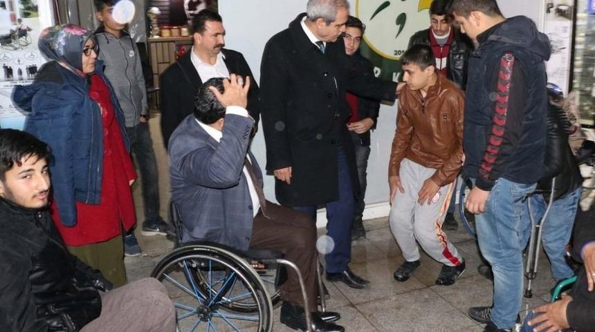 Haliliye&rsquo;den Engelli Sporcuya Tekerlekli Sandalye Desteği