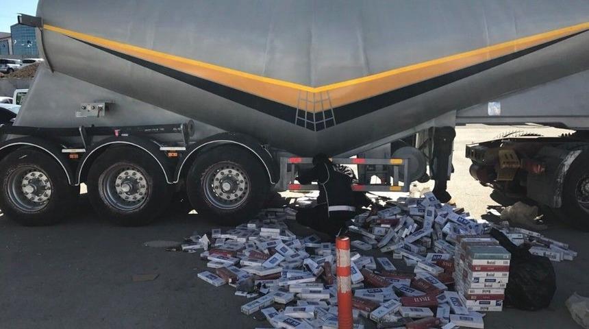 Tır&rsquo;da 130 Bin Paket Ka&ccedil;ak Sigara Ele Ge&ccedil;irildi