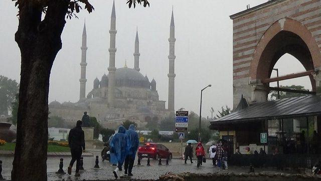 Edirne&rsquo;de Sağanak Yağış Etkili Oluyor 2