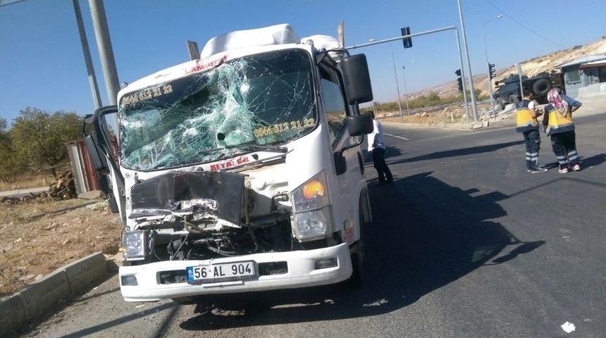 Siirt&rsquo;te Trafik Kazası: 2 Yaralı