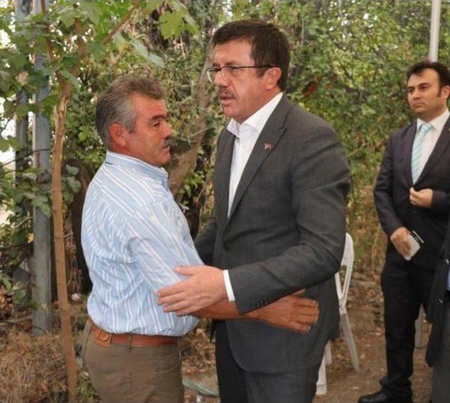 Bakan Zeybekci'den Şehit Ailesine Taziye Ziyareti