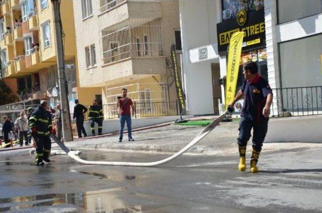 &Ccedil;atıda &Ccedil;ıkan Yangında Izolasyon Iş&ccedil;isi &Ouml;ld&uuml; 2