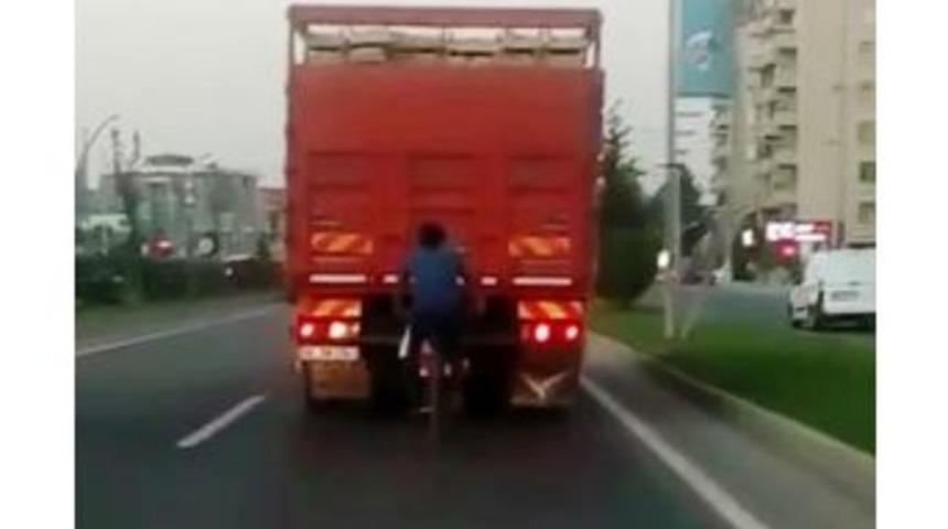 &Ccedil;evre Yolunda Tehlikeli Yolculuk